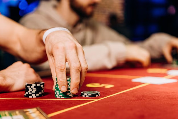 robintogel slot mobile app interface showing live football and casino options